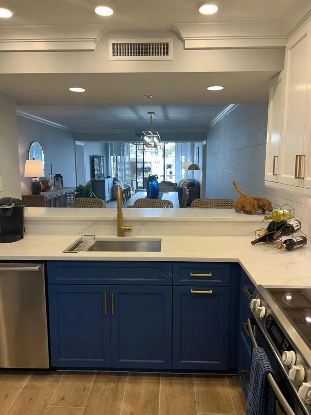 Unit 105 photo 9
