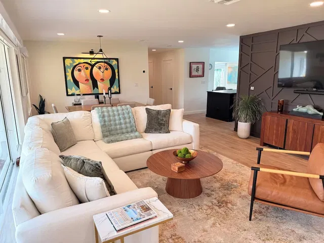 Residence photo 5