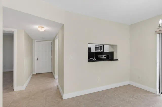 Unit 101 photo 27