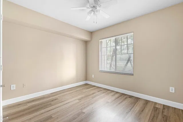 Unit 103 photo 17