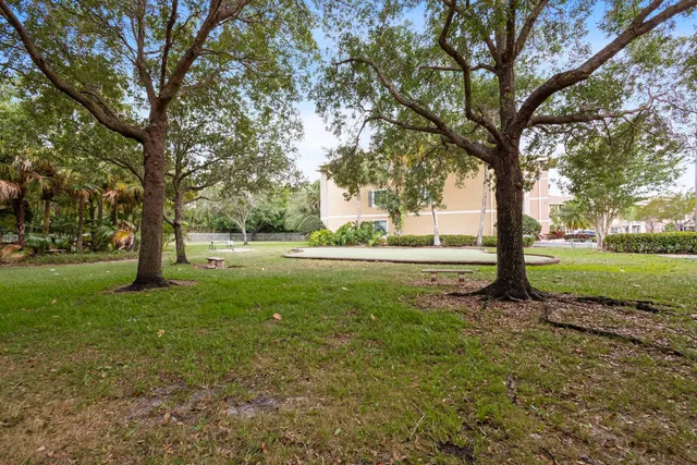 Unit 103 photo 36