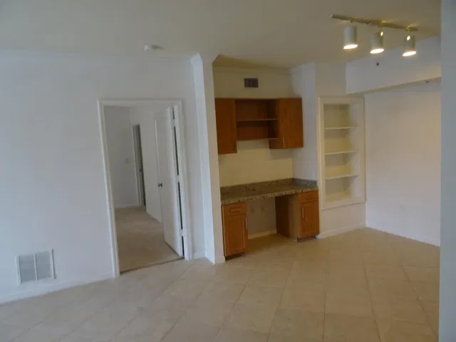 Unit 103 photo 43