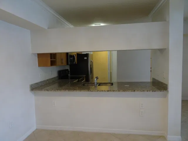 Unit 103 photo 48