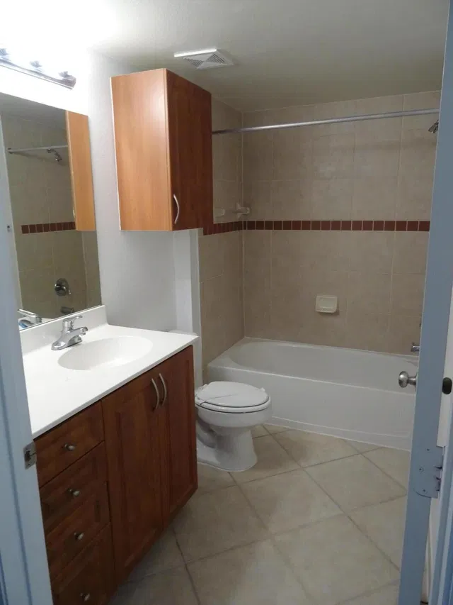 Unit 103 photo 51