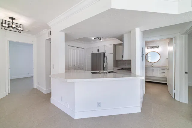 Unit 12-106 photo 10