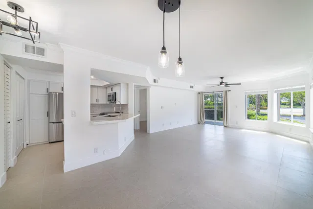 Unit 12-106 photo 13
