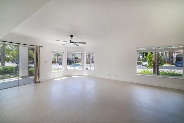 Unit 12-106 photo 14
