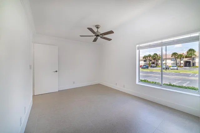 Unit 12-106 photo 19
