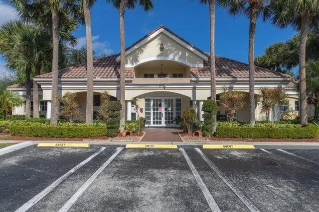 Unit 12-106 photo 36