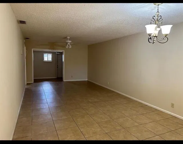  Residence photo 5