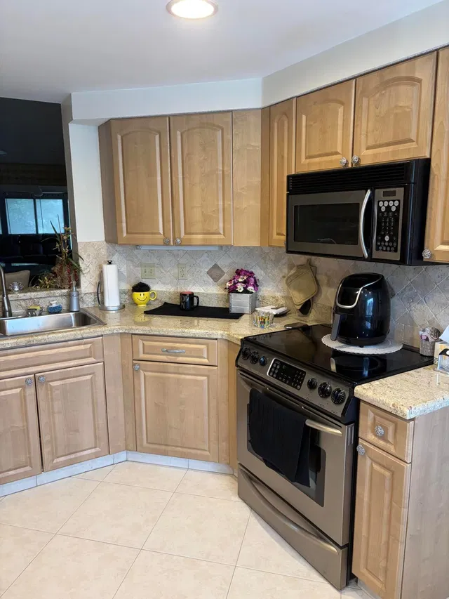 Unit 15005 photo 5