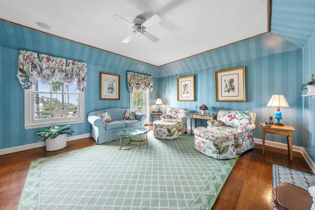  Residence photo 30
