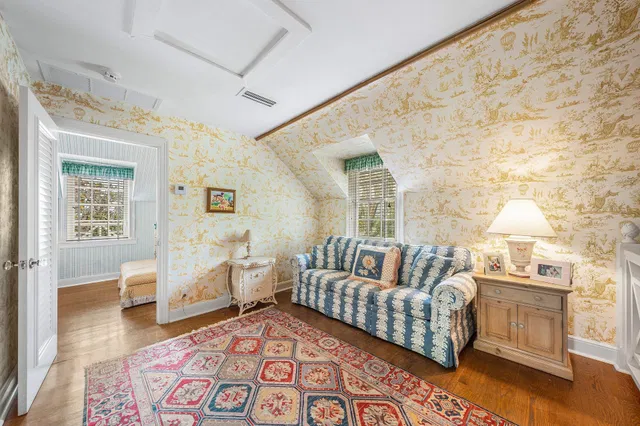  Residence photo 34