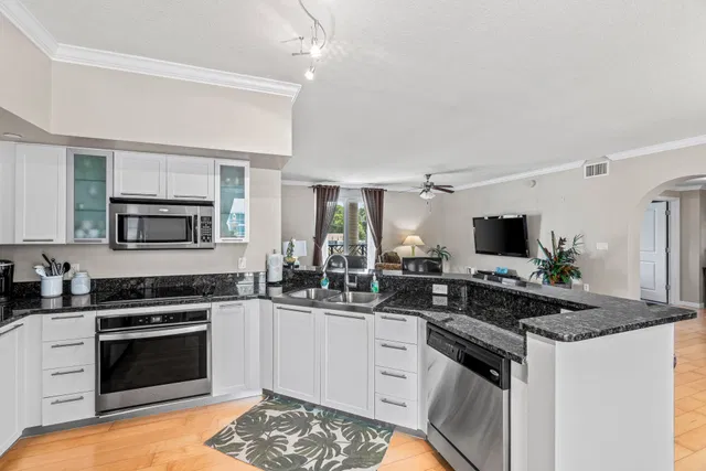 The Astor Unit 207 photo 15