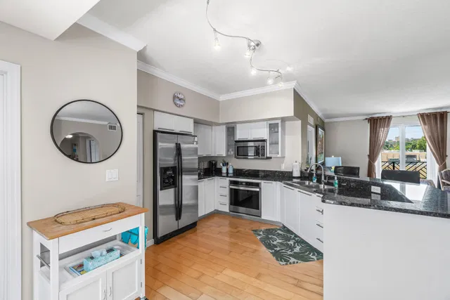The Astor Unit 207 photo 17
