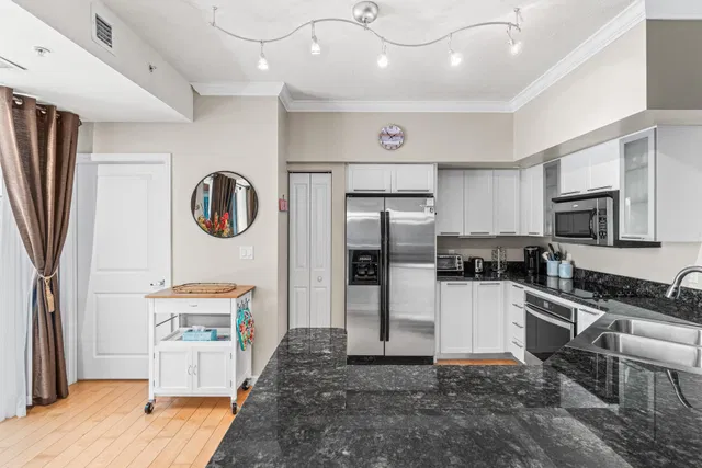 The Astor Unit 207 photo 19