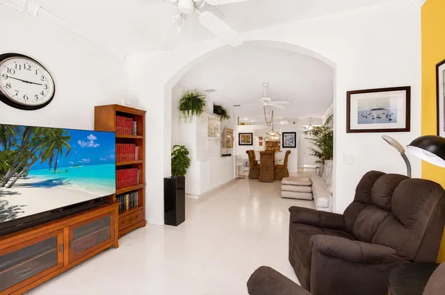  Residence photo 15