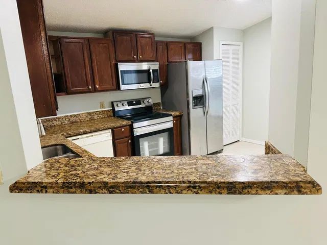 Residence photo 2