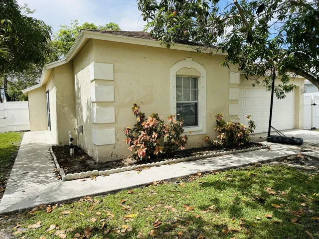 Residence photo 4