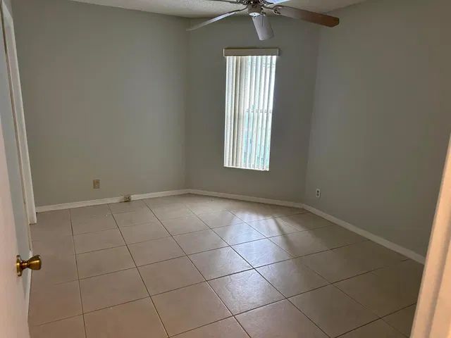 Residence photo 11