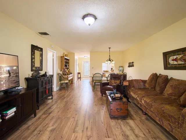  Residence photo 4