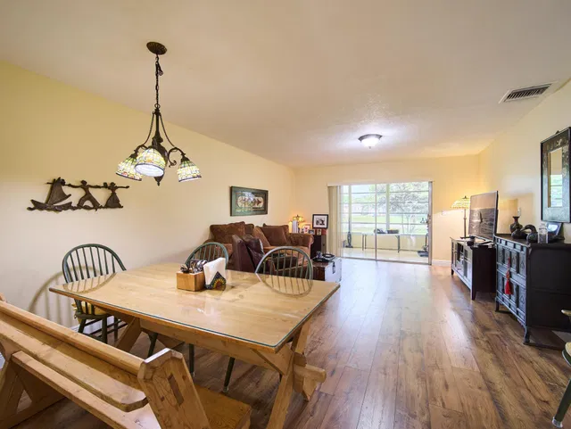  Residence photo 6