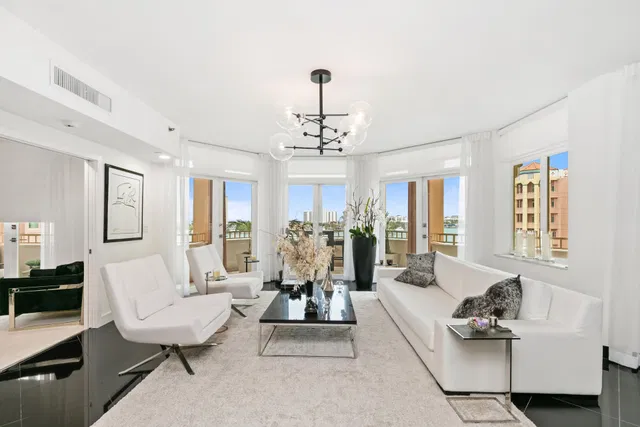 300 SE Fifth Boca Unit 6050 photo 6