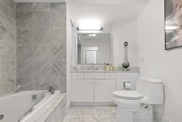 300 SE Fifth Boca Unit 6050 photo 17