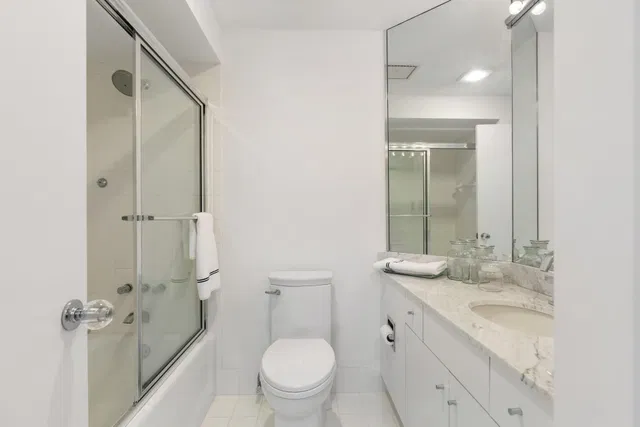 300 SE Fifth Boca Unit 6050 photo 25