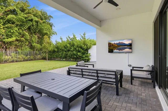 Boca Bridges Residence photo 30
