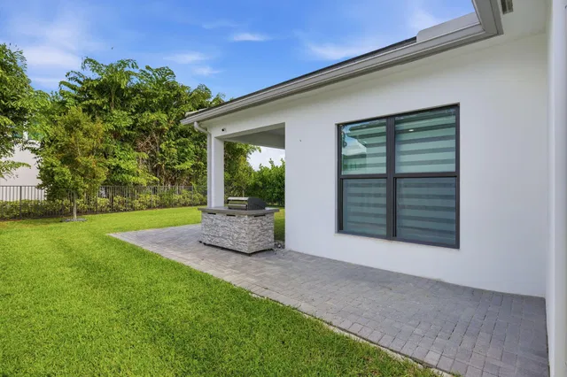 Boca Bridges Residence photo 32