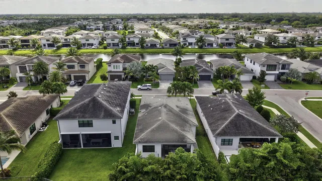 Boca Bridges Residence photo 41