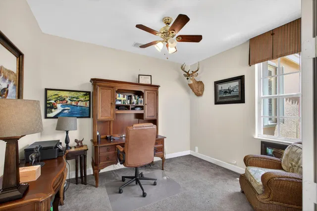Residence photo 12