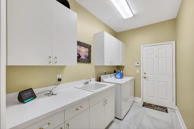 Residence photo 31