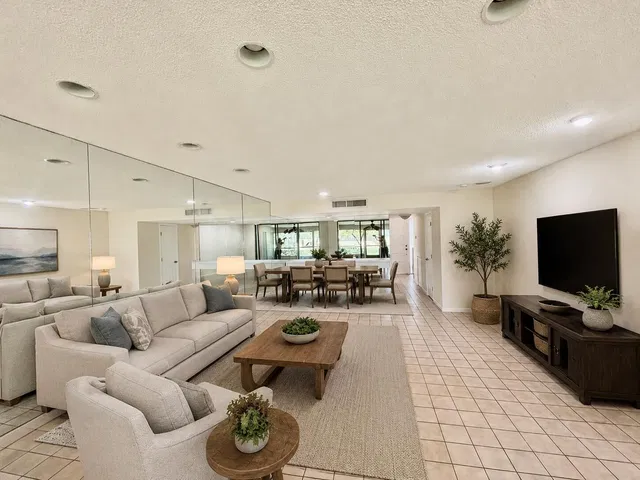 Residence photo 3