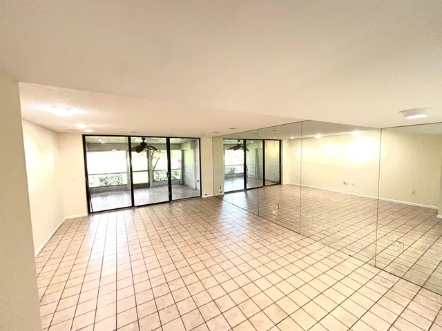 Residence photo 6