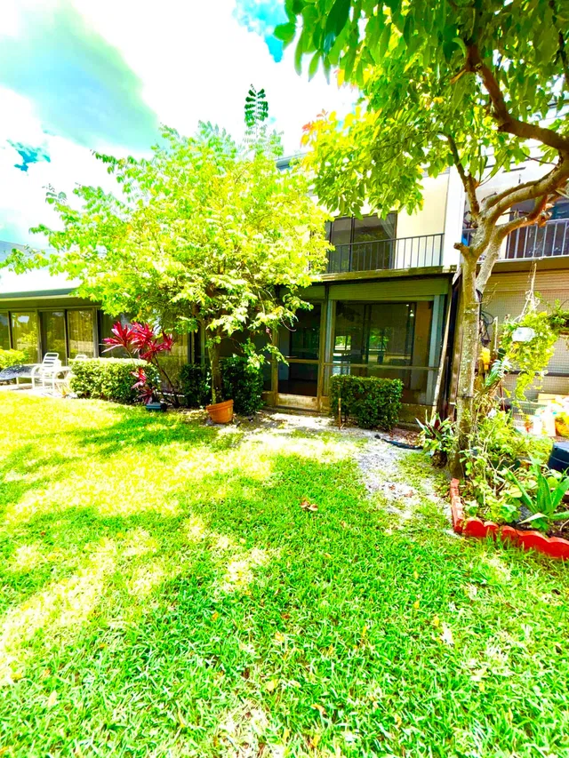 Residence photo 30