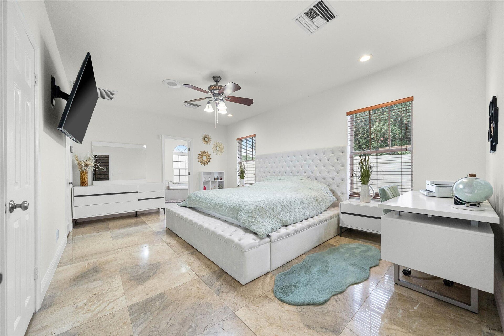  Residence photo 16