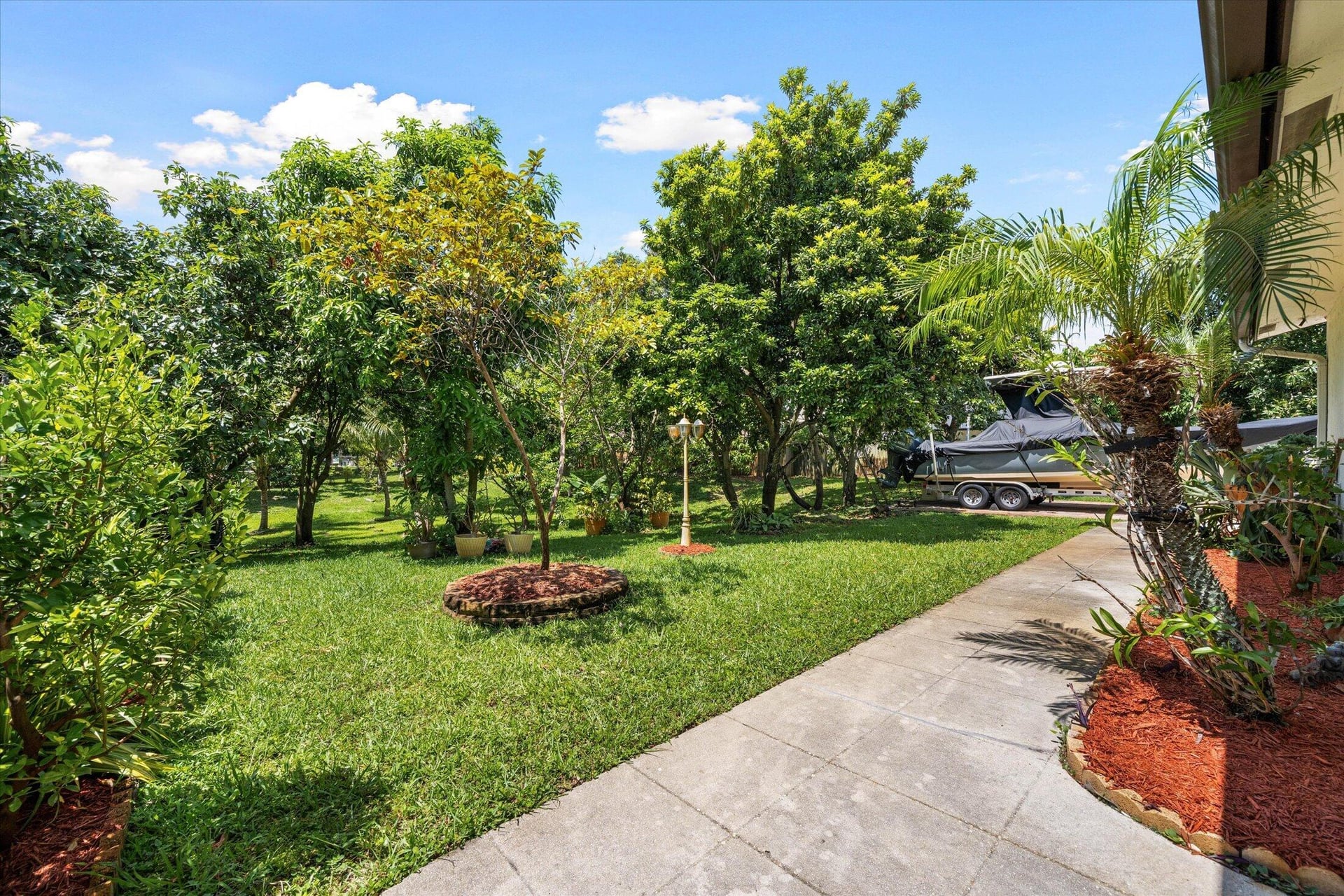  Residence photo 51