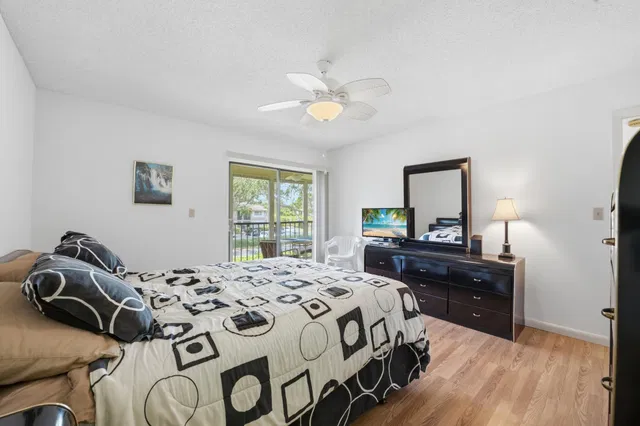  Unit 250 photo 23