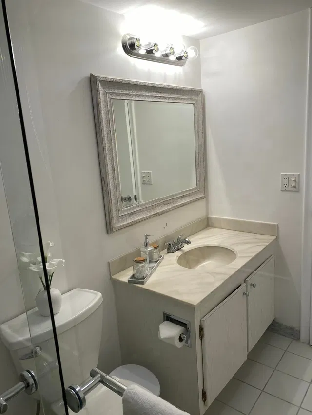 Unit 103 photo 8