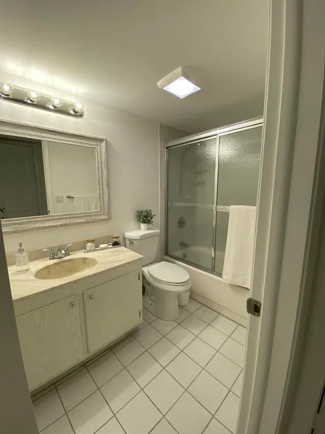 Unit 103 photo 11