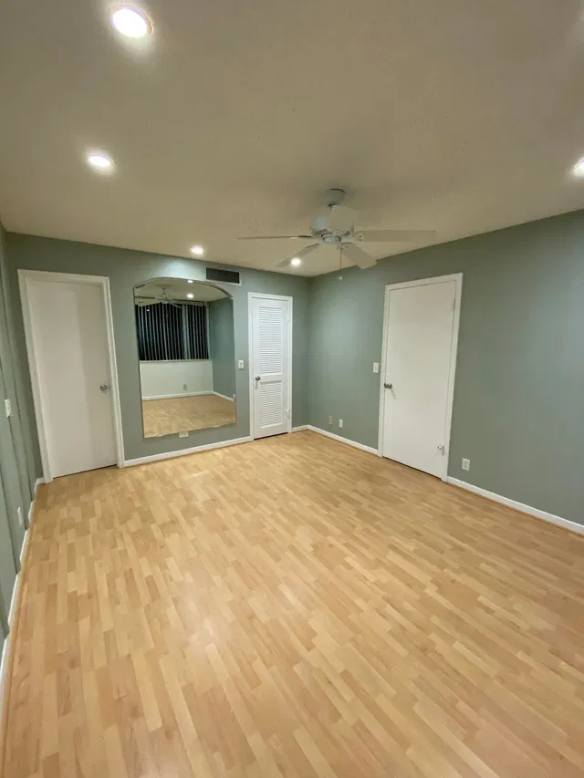 Unit 103 photo 13