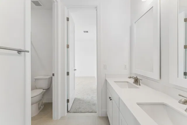 Unit 14 photo 10