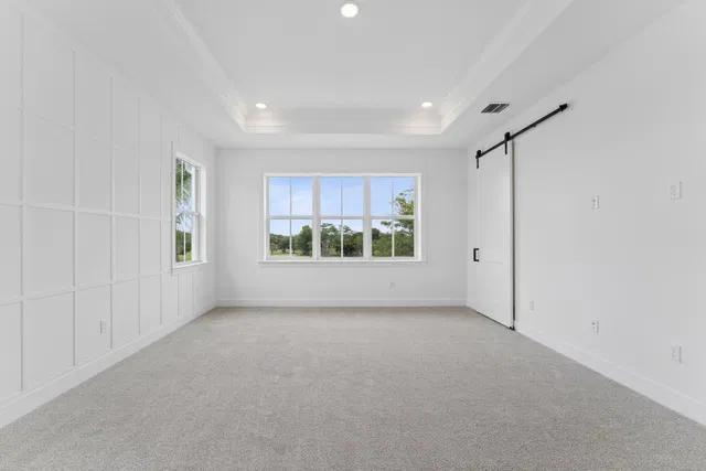 Unit 14 photo 15