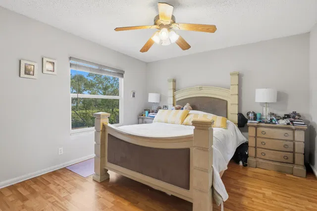 Residence photo 16