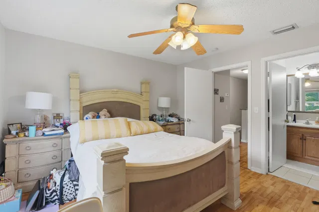 Residence photo 17