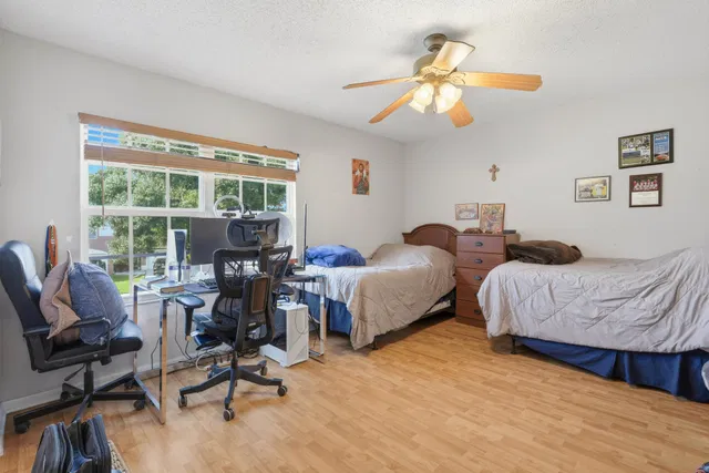 Residence photo 19