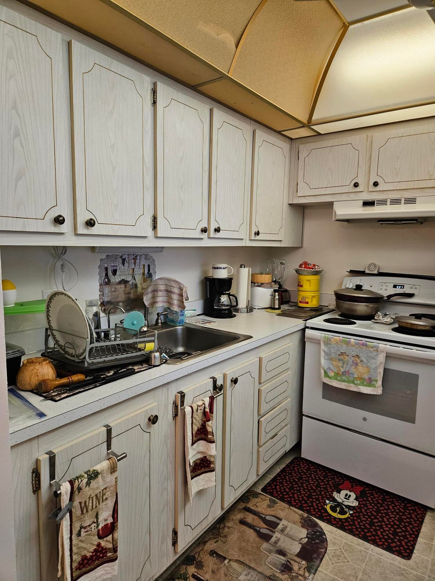 Unit 302 photo 5