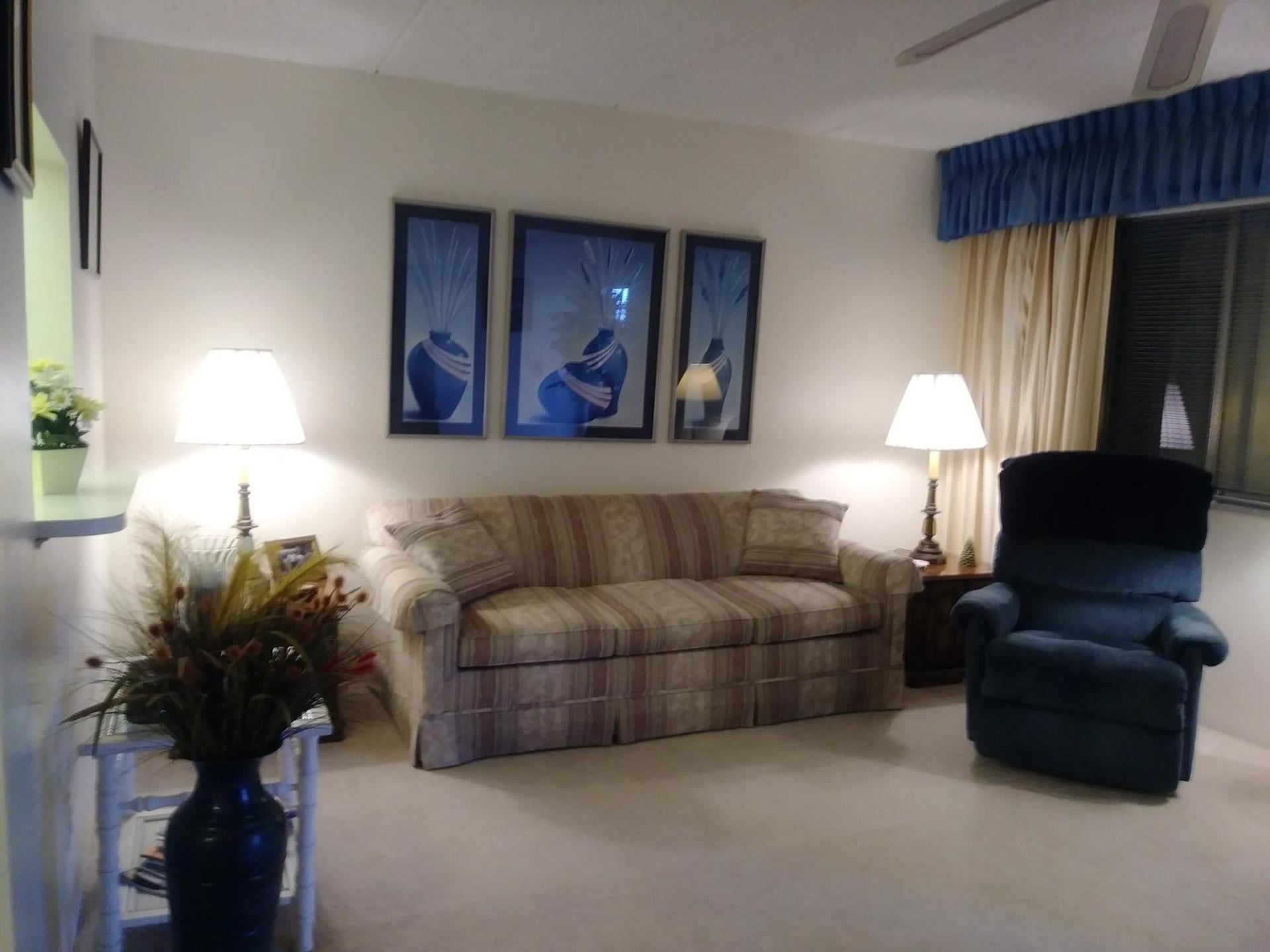 Unit 302 photo 15